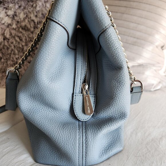 Michael Kors EUC Large Powder Blue Leather Tote With Silvertone Chain - Picture 14 of 16